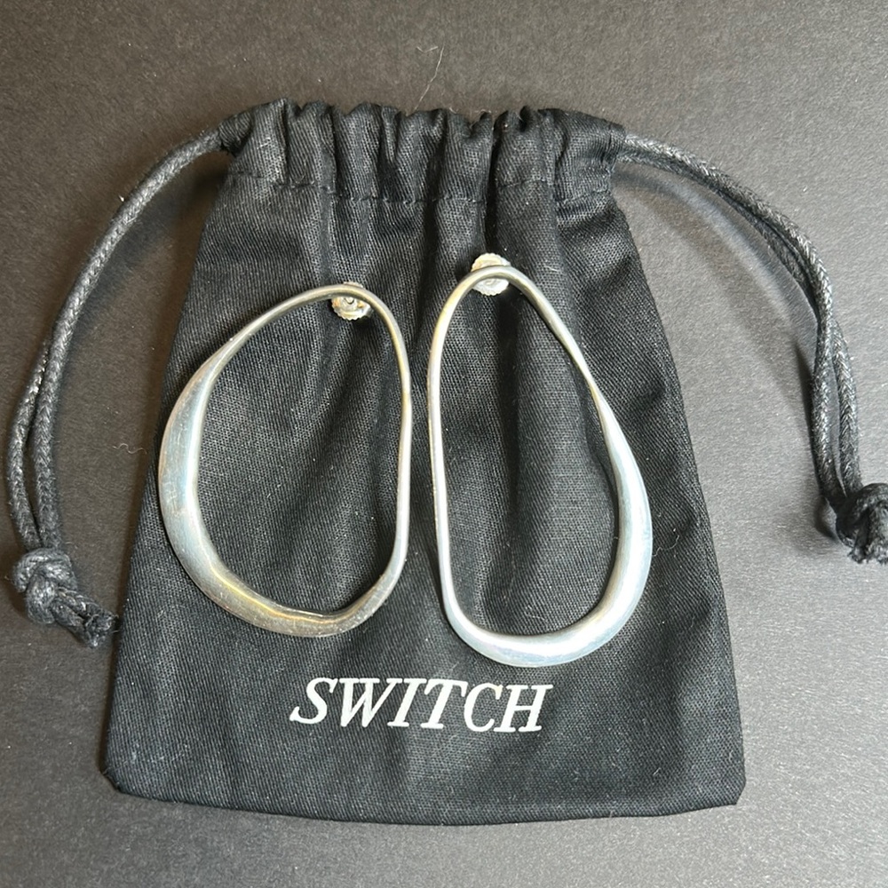 Chic Silver Teardrop Earrings